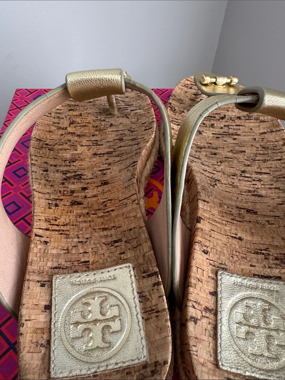 Tory Burch Armando Leather Cork Footbed Flat Thong - Gold, Size 8